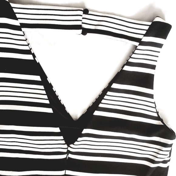 SOLD‼️Betsey Johnson Print Shift Dress - Picture 4 of 8